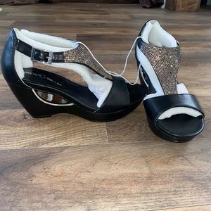 Brand New Andrew Geller Black Wedge Dress Shoes Size 5